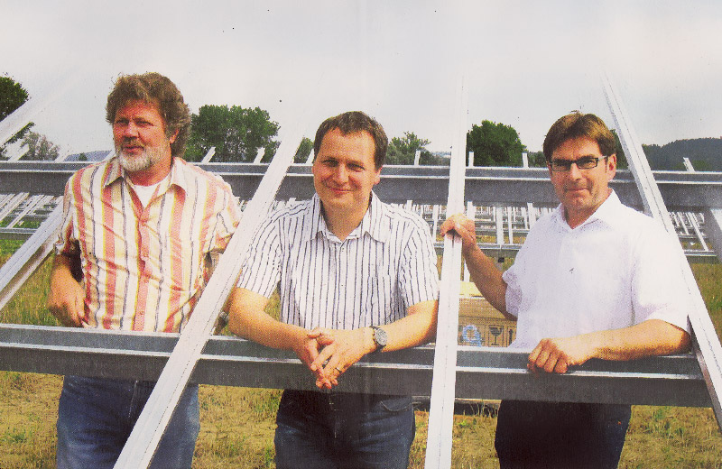 Der Gründungsvorstand 2011 auf der Baustelle Solarpark Mooshof (v.l.n.r.): Udo Pelkner, Markus Toepfer und Andreas Klatt
